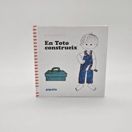 En Toto construeix